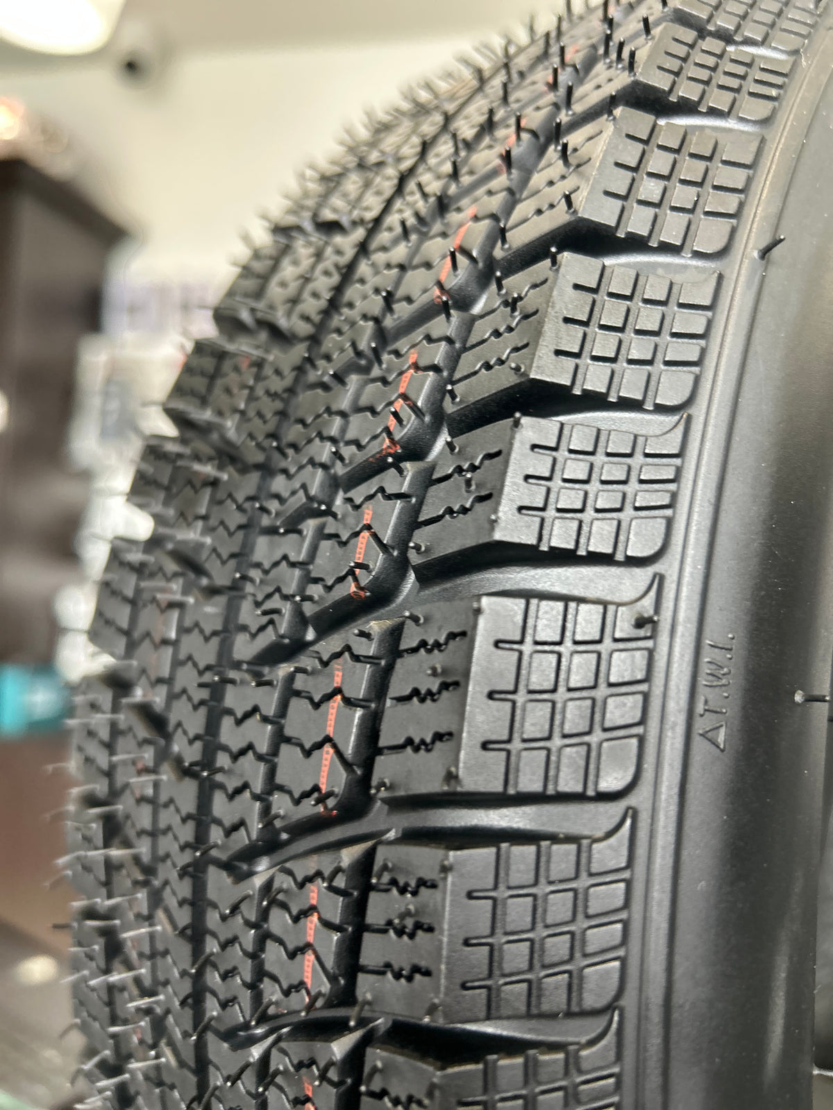 Ecolo Connect or Matrix Nexa Tire Tubeless 125/65-12