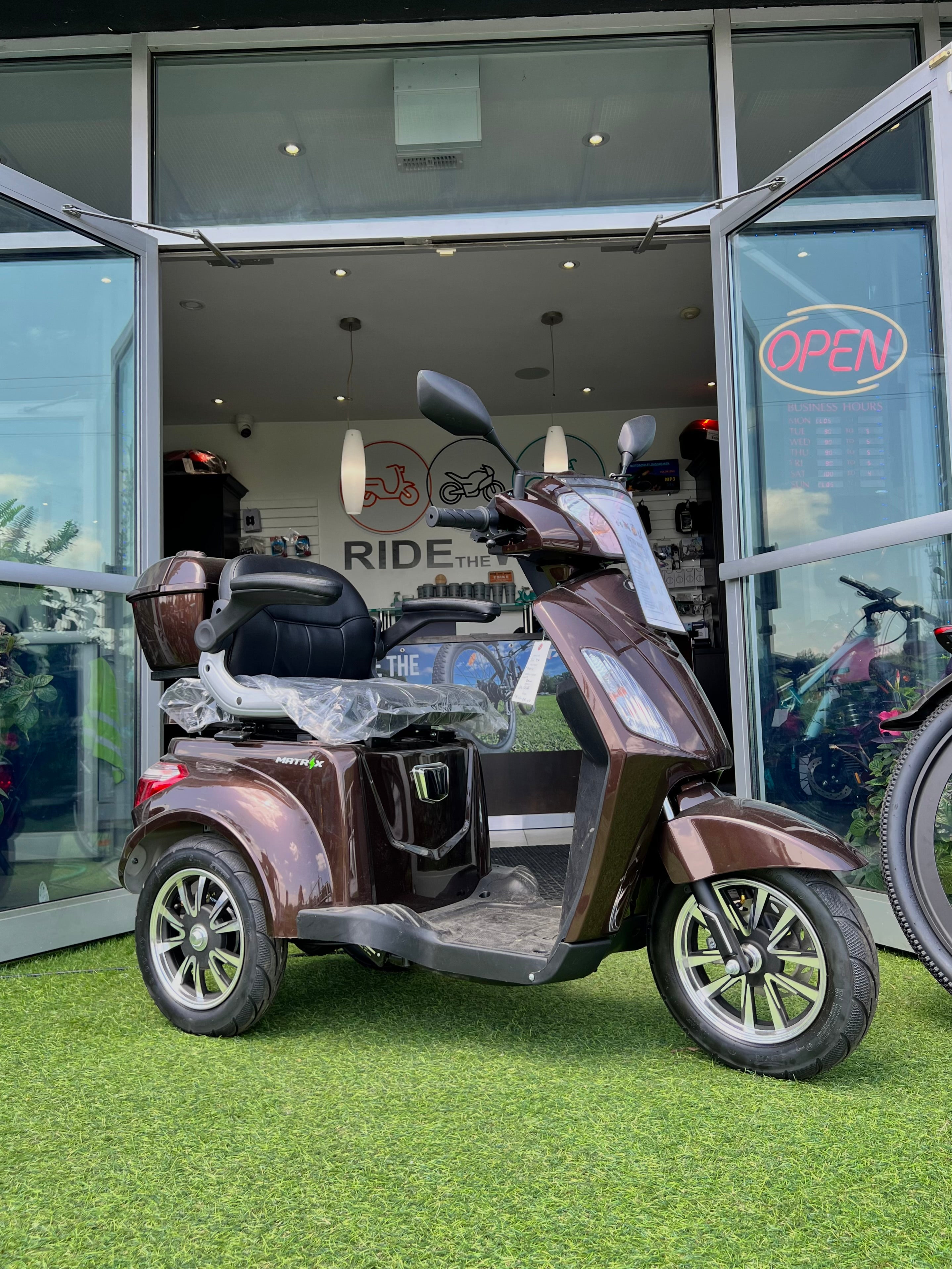 Matrix WAVE 3 Wheel Mobility Scooter – Ride the Wind Ebikes