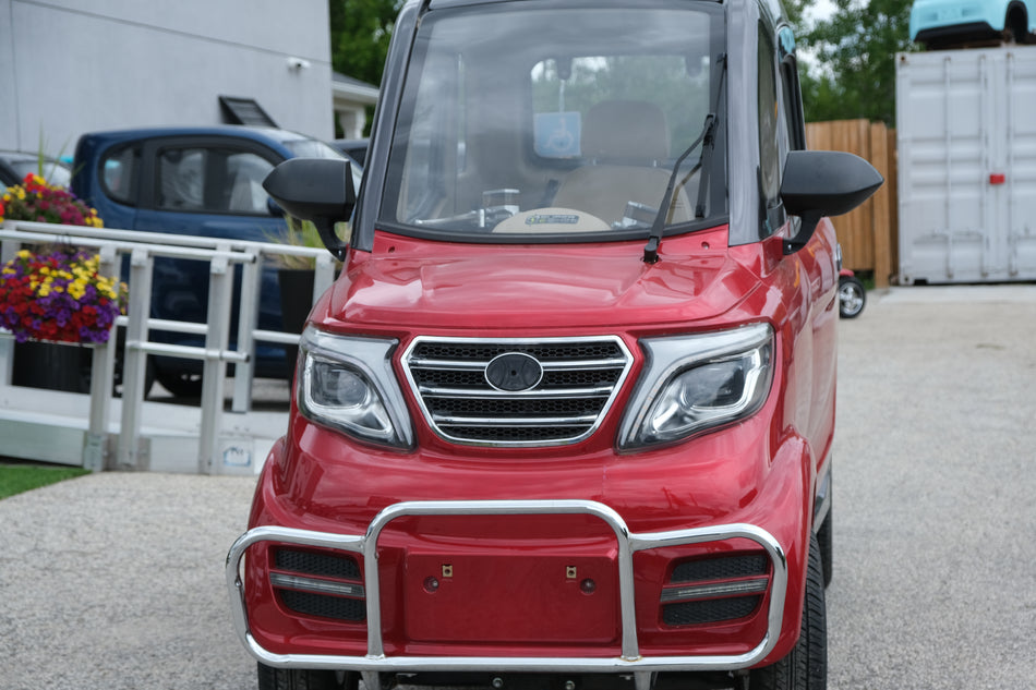 GIO Golf Enclosed Mobility Scooter - USED