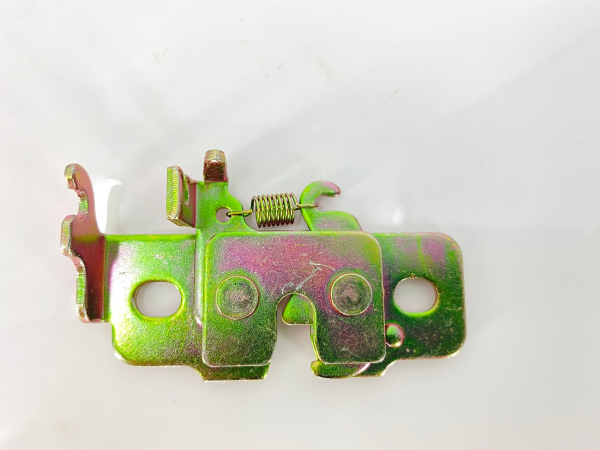 Emmo Nok/Hornet X Seat Lock Mechanism