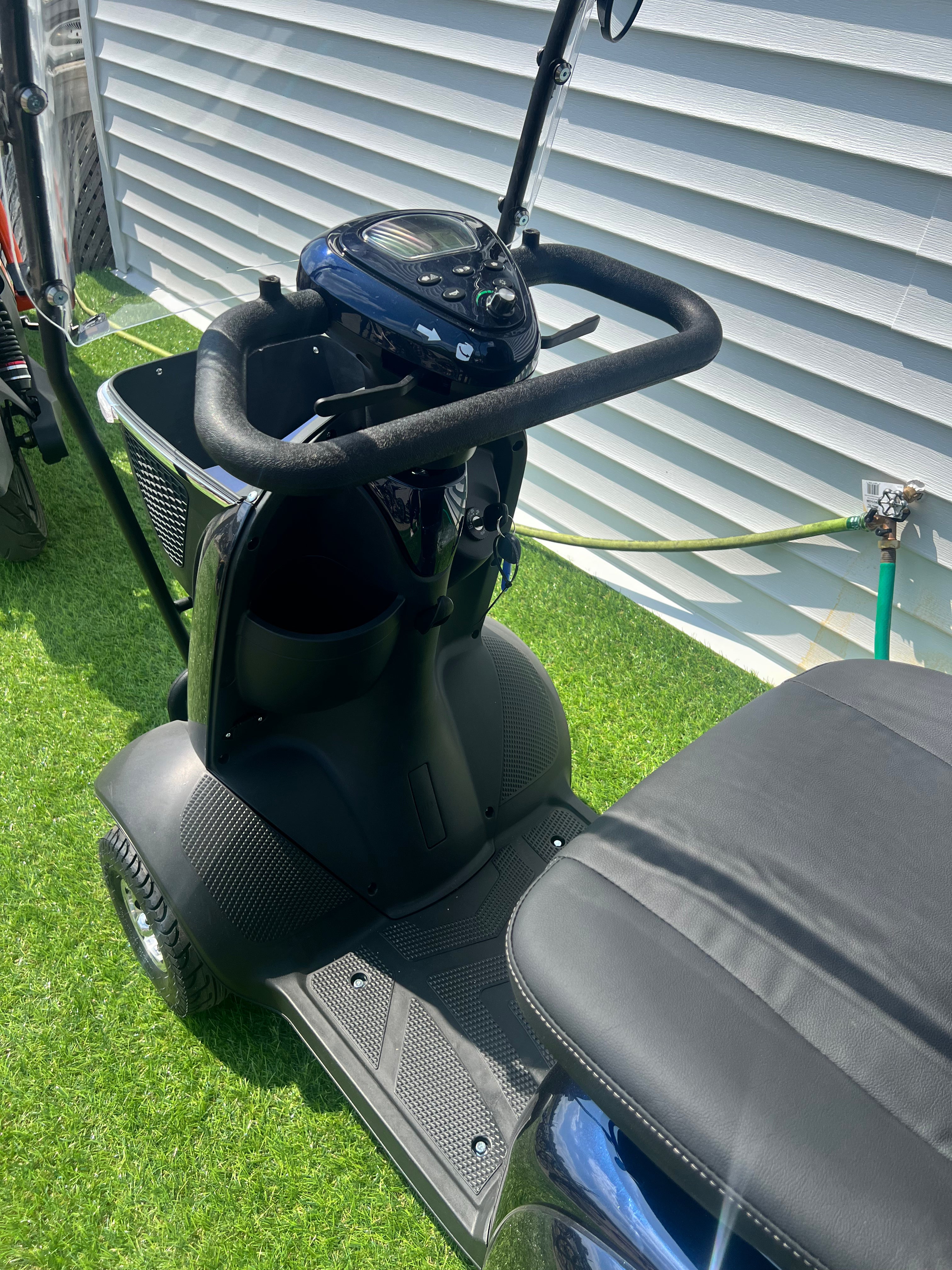 Ecolo ET4 LX with ROOF Mobility Scooter