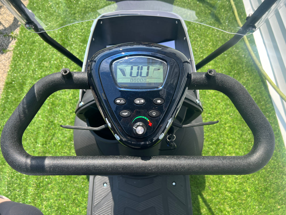 Ecolo ET4 LX with ROOF Mobility Scooter