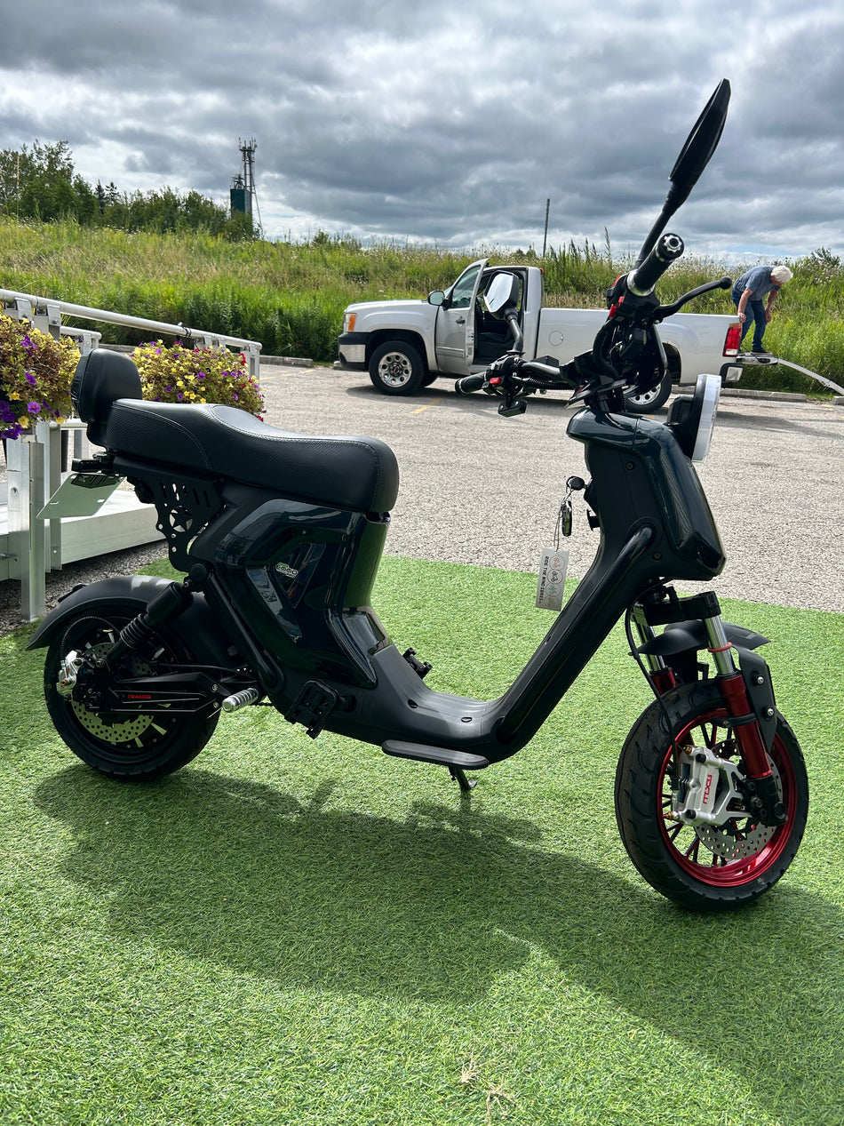 Emmo Maknak Electric Scooter in Green SALE!!! *Cash Price*