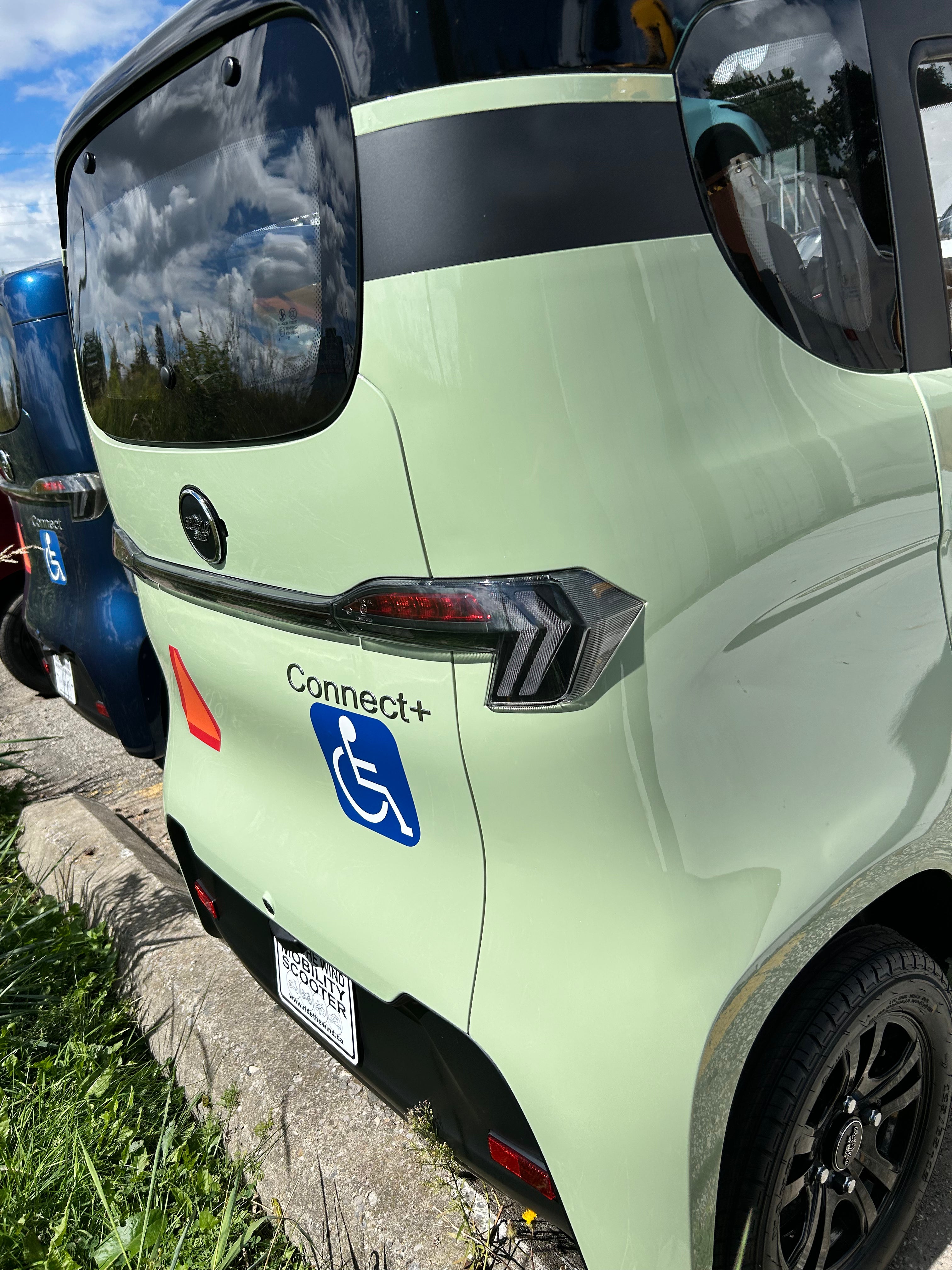 Ecolo ET4 Connect PLUS 4 Wheel Enclosed Mobility Scooter