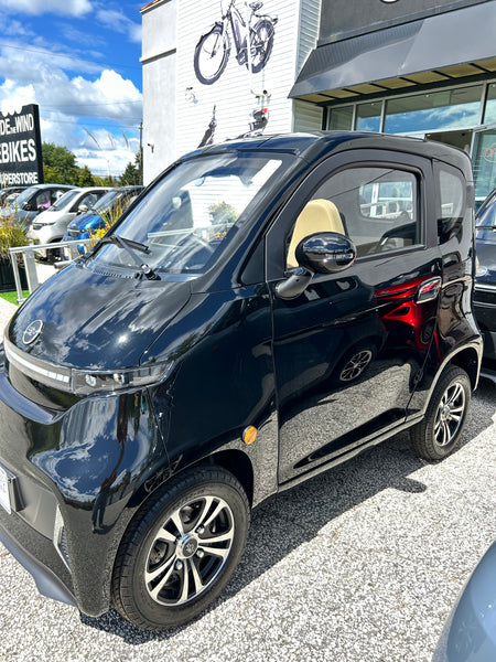 Ecolo ET4 Connect PLUS 4 Wheel Enclosed Mobility Scooter (END OF SUMMER SALE!!)