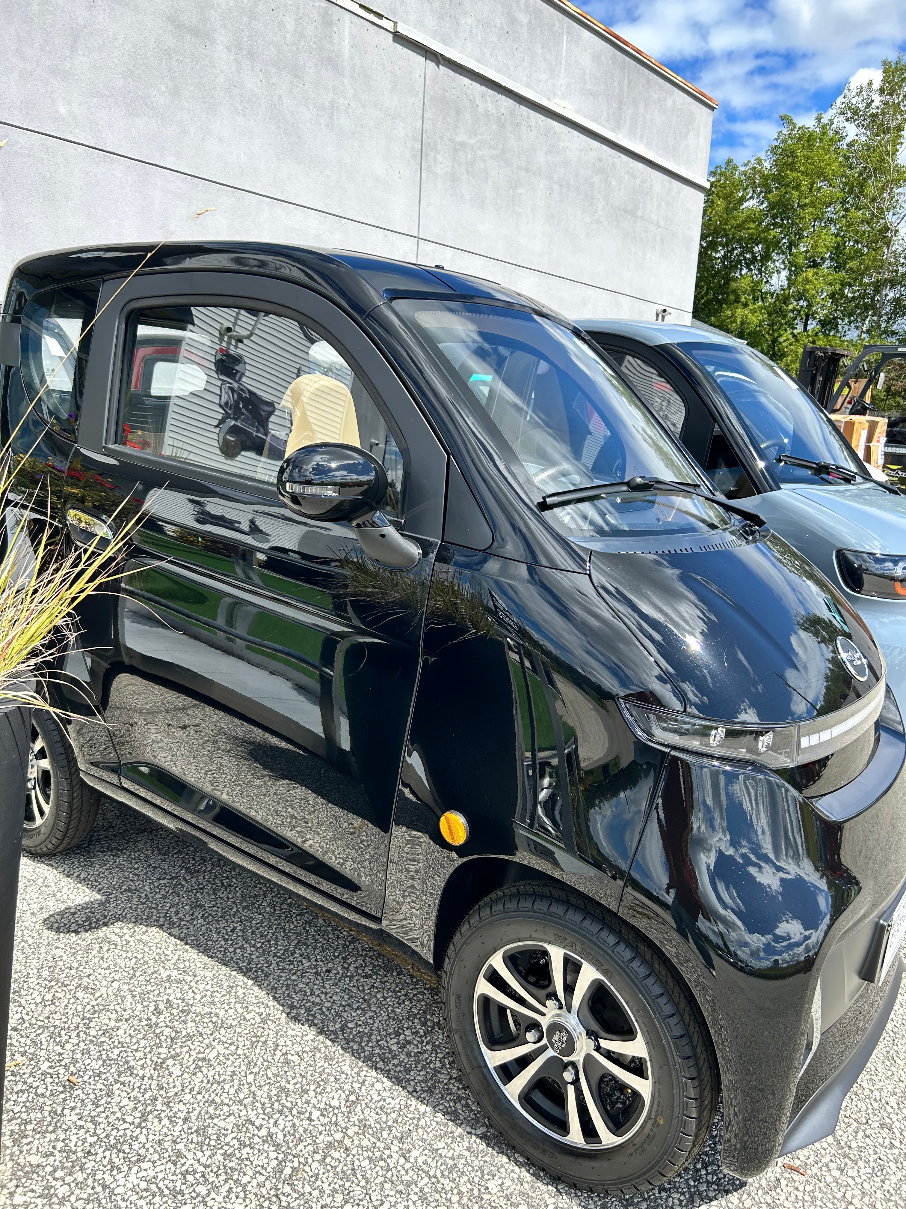 Ecolo ET4 Connect PLUS 4 Wheel Enclosed Mobility Scooter (END OF SUMMER SALE!!)