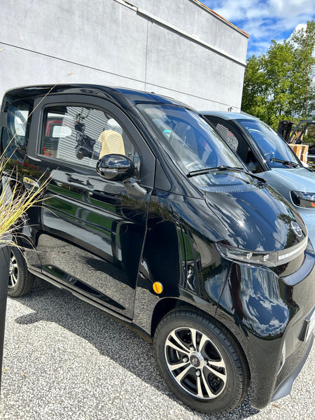 Ecolo ET4 Connect PLUS 4 Wheel Enclosed Mobility Scooter (END OF SUMMER SALE!!)