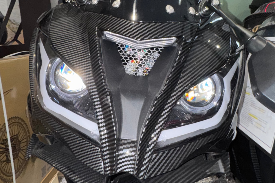 Evoque Streetster Headlight "V" Shape Panel