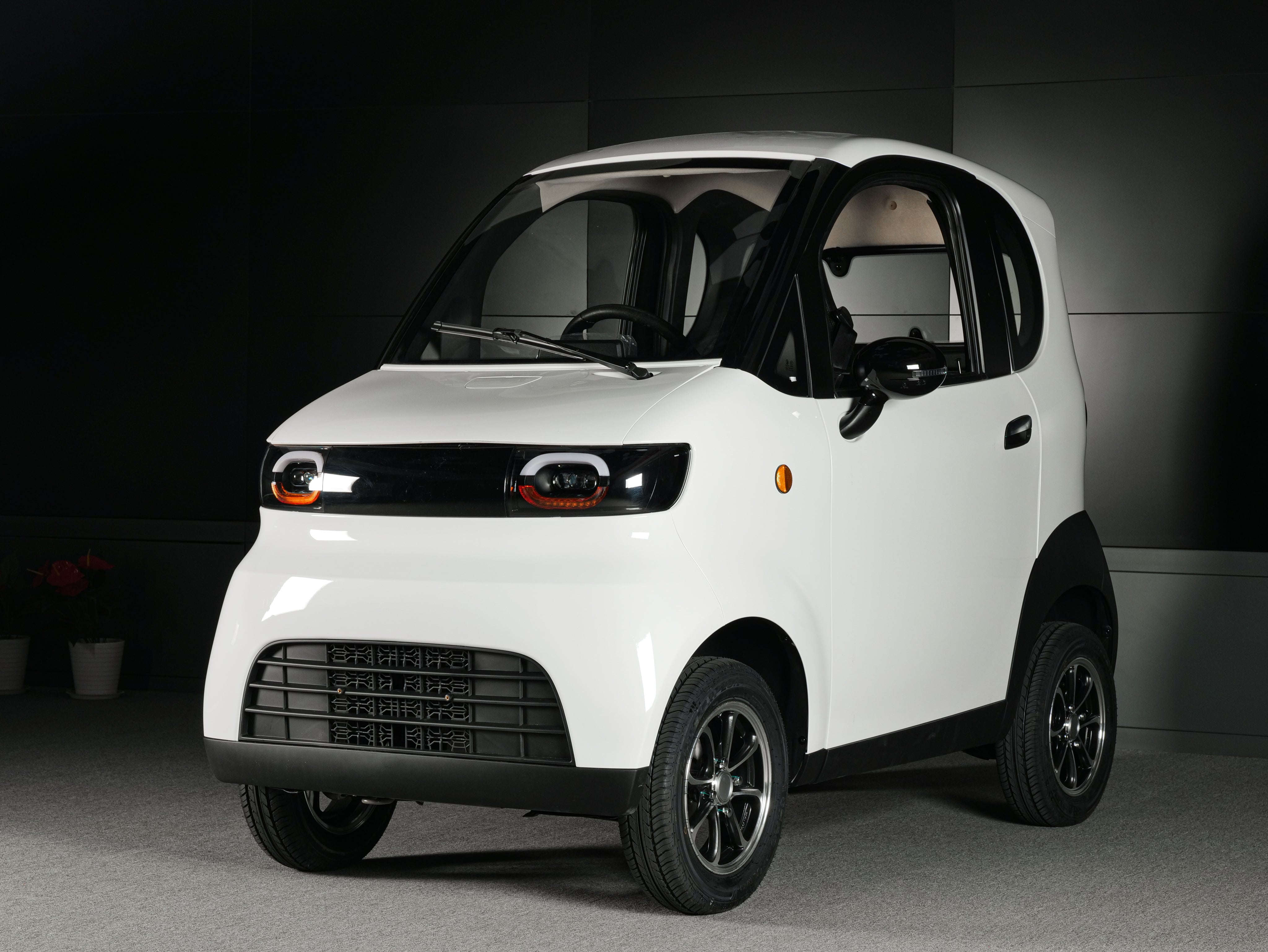 Evoque Enza | Electric Enclosed Mobility Scooter