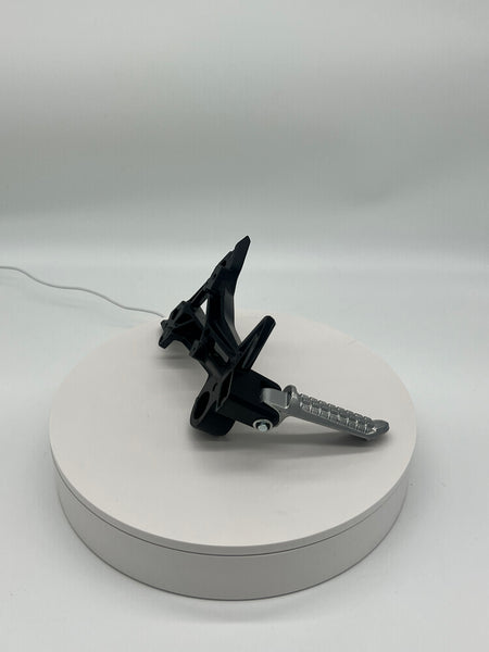 Tao Leo & Evoque Streetster Pegs