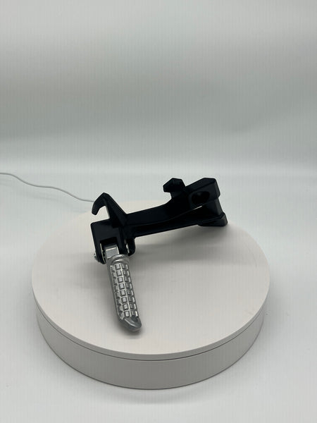 Tao Leo & Evoque Streetster Pegs