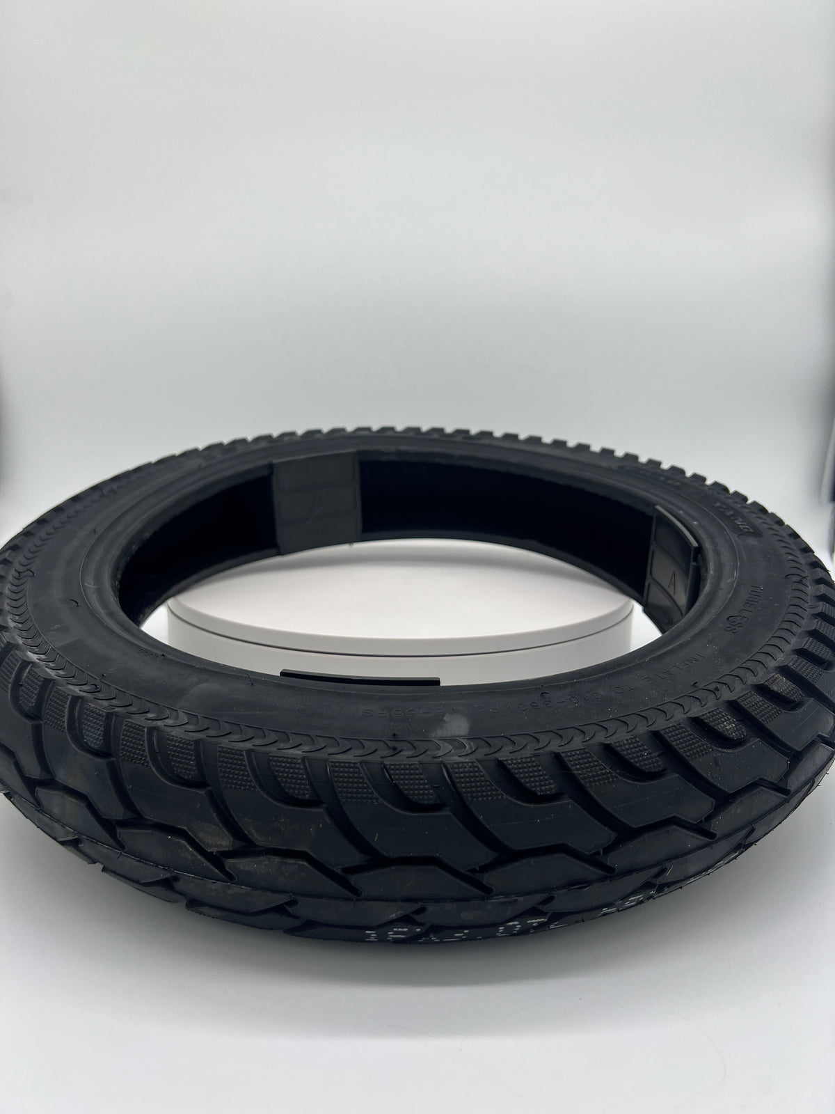 16 x 3 Tubeless Tire