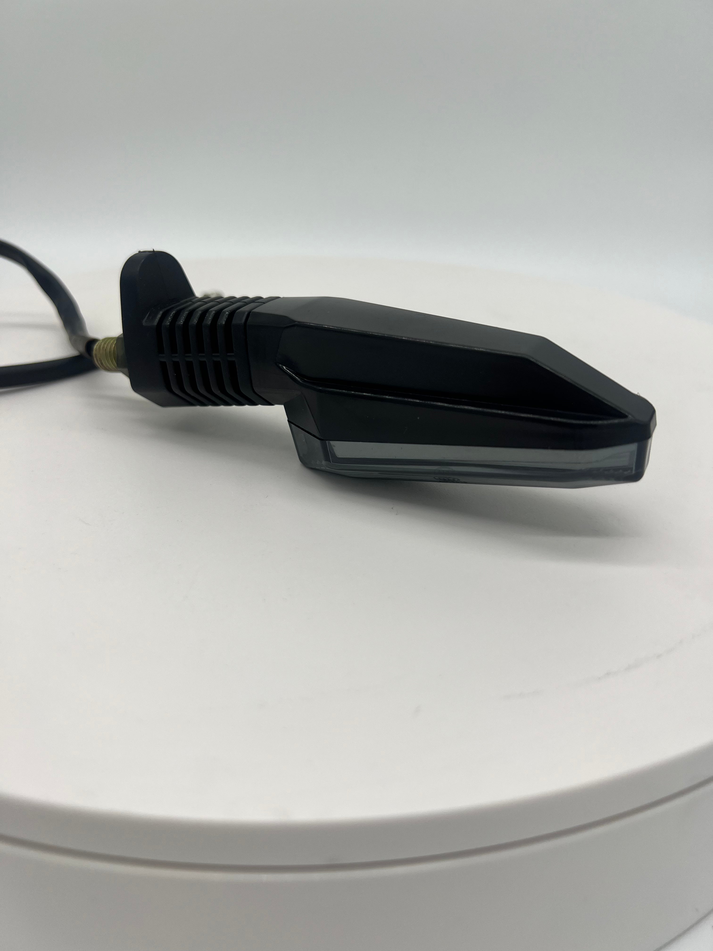 Emmo Gandan/DX Rear Signal Light