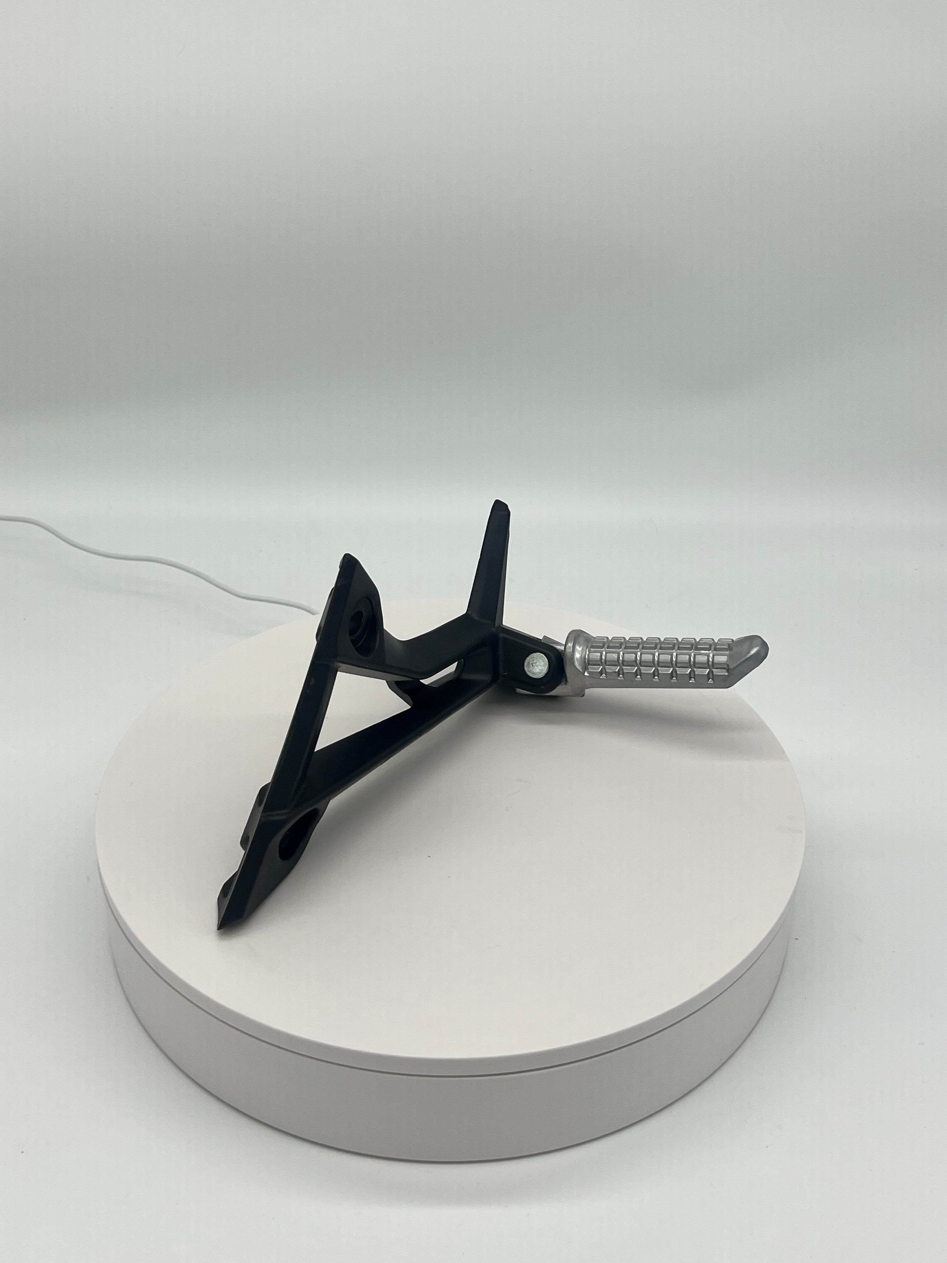 Tao Leo & Evoque Streetster Pegs