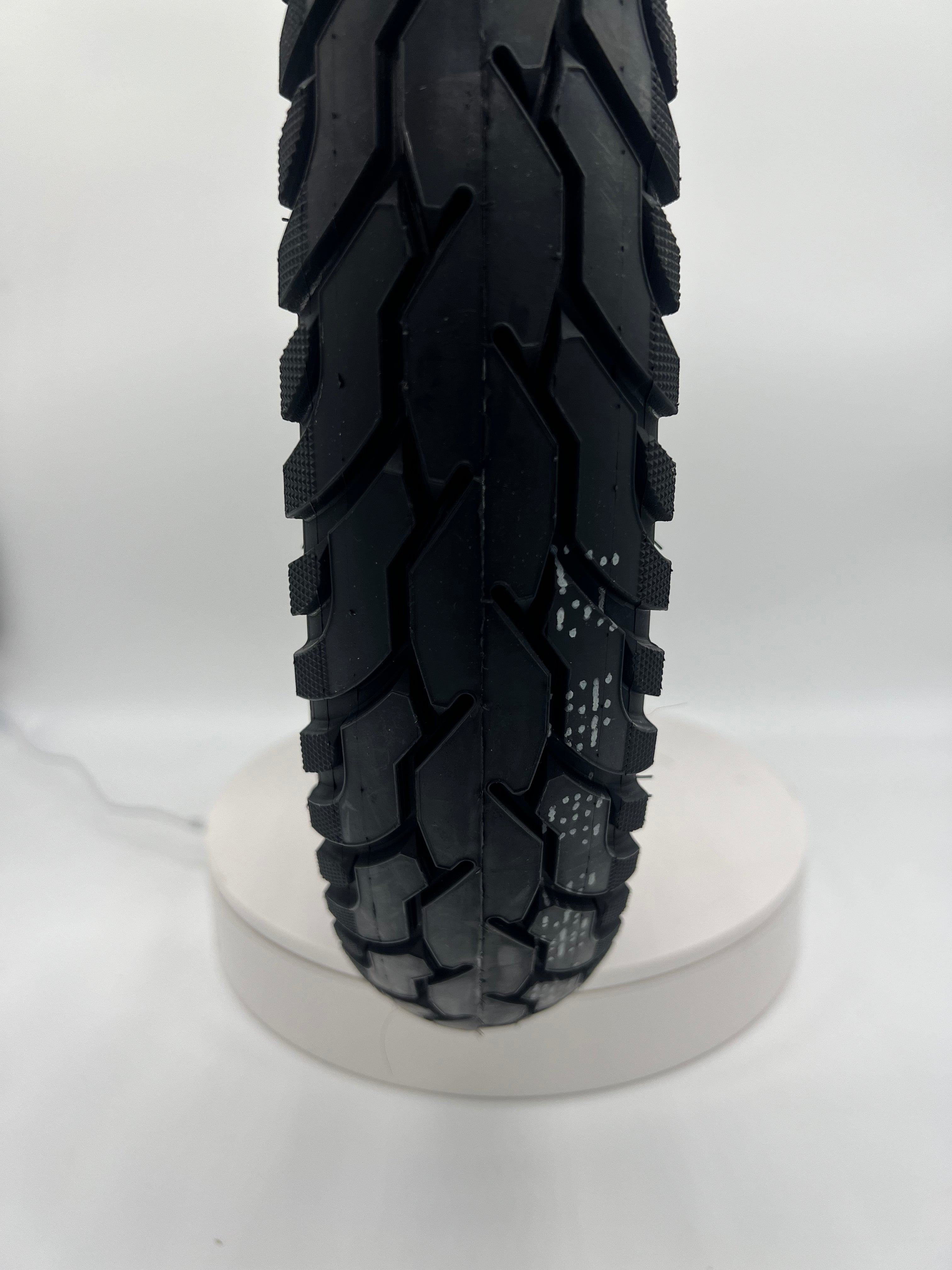 16 x 3 Tubeless Tire