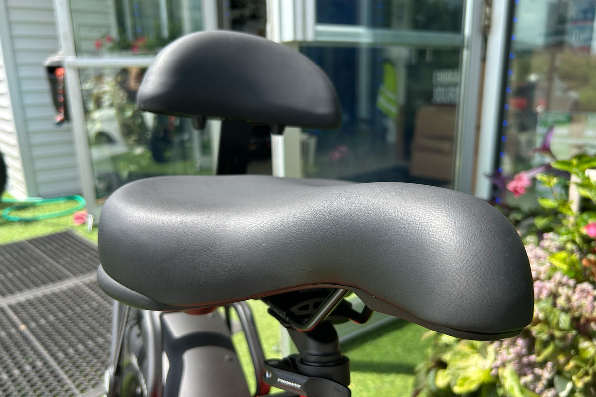 Taubik Seat With Backrest